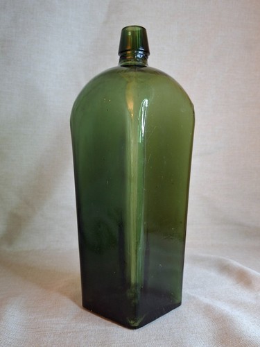 Antica bottiglia gin cassa