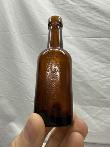 Bottiglia distilleria corona - distilleria,